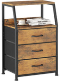 Comoda de dormitorio con tres cajones y diseno estable para almacenamiento auxiliar